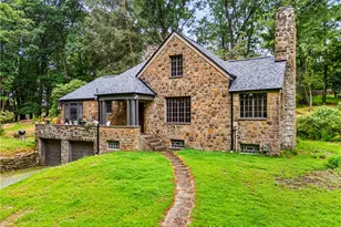 2501 Oakwood Rd, Pittsburgh, PA 15116 - Photo 1