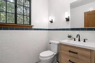 2501 Oakwood Rd, Pittsburgh, PA 15116 - Photo 16