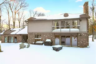 1738 Snowfield Dr, Hidden Valley, PA 15502 - Photo 2