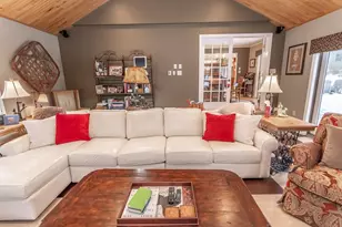 1738 Snowfield Dr, Hidden Valley, PA 15502 - Photo 8