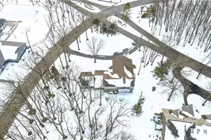 1738 Snowfield Dr, Hidden Valley, PA 15502 - Photo 4