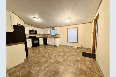 111 Pembrooke Dr, Salem Township, PA 15626 - Photo 4