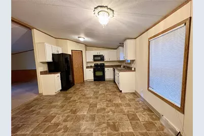 111 Pembrooke Dr, Salem Township, PA 15626 - Photo 6