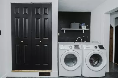 695 East Pike Rd, White Township, PA 15701 - Photo 16