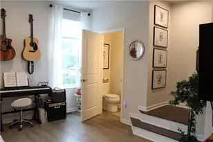 265 Chesna Dr, Pittsburgh, PA 15234 - Photo 10