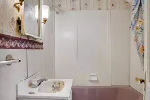 822 Harden Dr, Ross Twp, PA 15229 - Photo 22