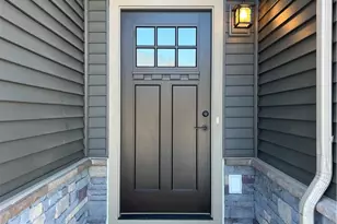 117 Hemingway Ln, Coraopolis, PA 15108 - Photo 2