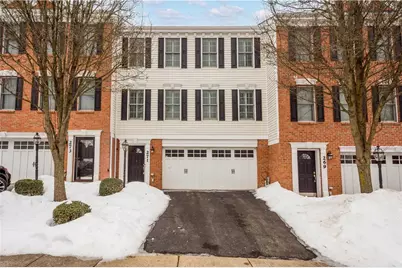 271 Overlook Ct, Robinson Twp, PA 15108 - Photo 1