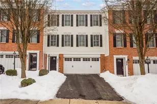 271 Overlook Ct, Robinson Twp, PA 15108 - Photo 1