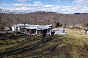 348 Frankfort Springs Dr, Hanover Township, PA 15043 - Photo 4