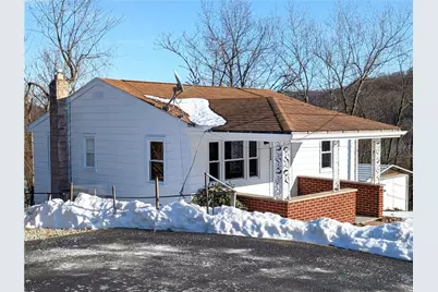 303 Lentz Street, Jeannette, PA 15644 - Photo 2