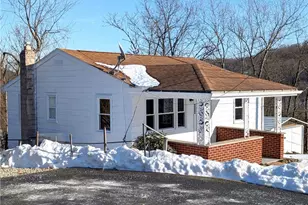 303 Lentz St, Jeannette, PA 15644 - Photo 2