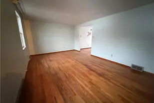 221 S Magnolia Dr, Pittsburgh, PA 15116 - Photo 10