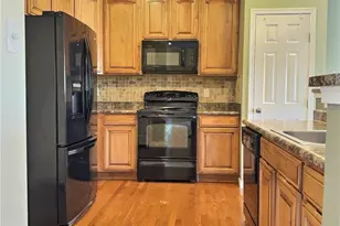 282 Maple Ridge Dr, Cecil, PA 15317 - Photo 12