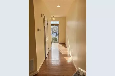 282 Maple Ridge Dr, Cecil, PA 15317 - Photo 2