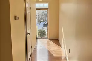 282 Maple Ridge Dr, Cecil, PA 15317 - Photo 2