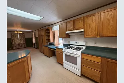 323 Spackman St, Saint Clair Township, PA 15954 - Photo 2