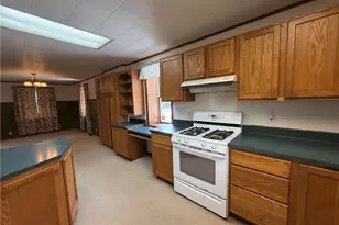 323 Spackman St, Saint Clair Township, PA 15954 - Photo 2