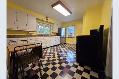 368 Pittsburgh Road, Penn Township, PA 16002 - Photo 12