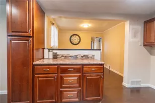 6808 Monroe Ave, West Mifflin, PA 15122 - Photo 12