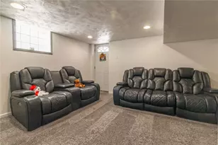 6808 Monroe Ave, West Mifflin, PA 15122 - Photo 24