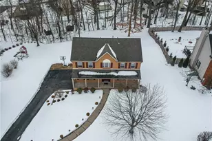 251 St Leonards Ln, Cranberry Township, PA 16066 - Photo 4