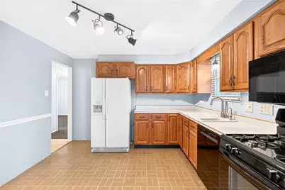 8732 Breezewood Dr, Pittsburgh, PA 15237 - Photo 10