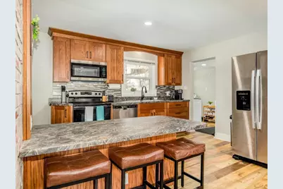 1855 W Lawrence Ave, Ellwood City, PA 16117 - Photo 8