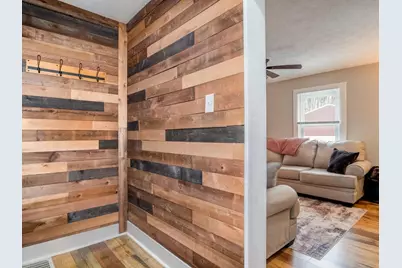 1855 W W Lawrence Ave, Ellwood City, PA 16117 - Photo 6