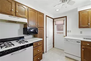 543 Old Farm Rd, Baldwin Twp, PA 15234 - Photo 14