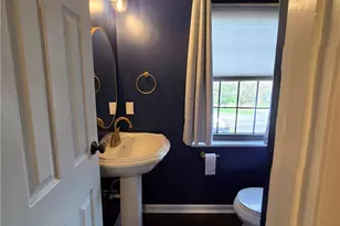 711 Newton Square, Moon/Crescent Twp, PA 15108 - Photo 6