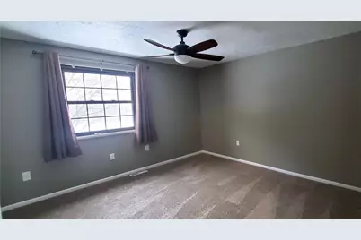 711 Newton Square, Moon/Crescent Twp, PA 15108 - Photo 8