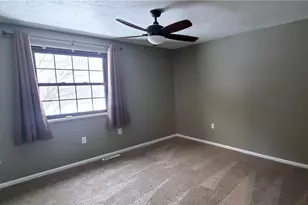 711 Newton Square, Moon/Crescent Twp, PA 15108 - Photo 8