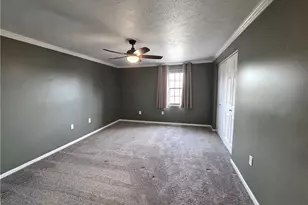 711 Newton Square, Moon/Crescent Twp, PA 15108 - Photo 12