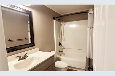 711 Newton Square, Moon/Crescent Twp, PA 15108 - Photo 10