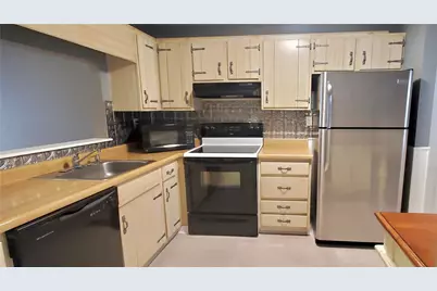 711 Newton Square, Moon/Crescent Twp, PA 15108 - Photo 4