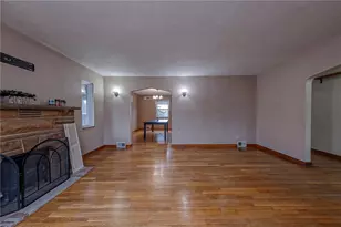 2704 Skyline Dr, West Mifflin, PA 15122 - Photo 6