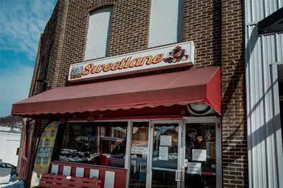 113 Grant Avenue, Vandergrift, PA 15690 - Photo 1