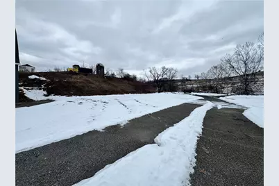 797 Carlton Dr, Bentleyville, PA 15314 - Photo 14