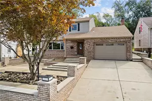 755 Massachusetts St, Ellwood City, PA 16117 - Photo 2