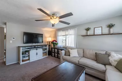 200 Kirkwood Dr, Cranberry Township, PA 16066 - Photo 4