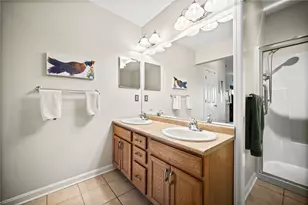 322 Woodcrest Dr, Coraopolis, PA 15108 - Photo 14