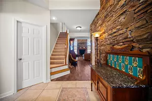 322 Woodcrest Dr, Coraopolis, PA 15108 - Photo 6