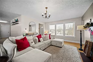 19 Orchard Ln, Uniontown, PA 15401 - Photo 4