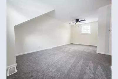 524 Macfarlane Dr, Pittsburgh, PA 15235 - Photo 14