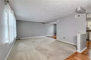 106 Yellowstone Dr, Unity Township, PA 15650 - Photo 8