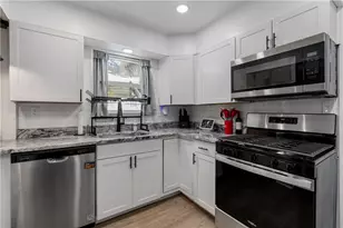 369 Maytide St, Pittsburgh, PA 15227 - Photo 10