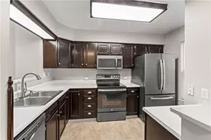 1424 Meadowbrook Dr, Canonsburg, PA 15317 - Photo 6