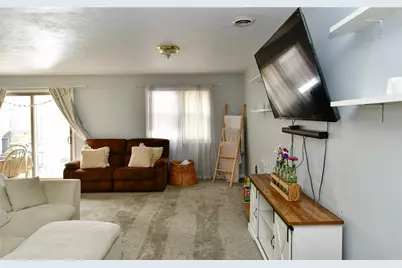 106 Meadowview Drive, Connoquenessing Township, PA 16053 - Photo 2