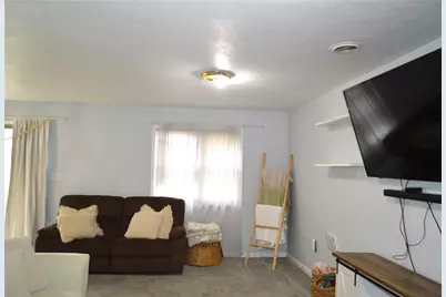 106 Meadowview Drive, Connoquenessing Boro, PA 16053 - Photo 2